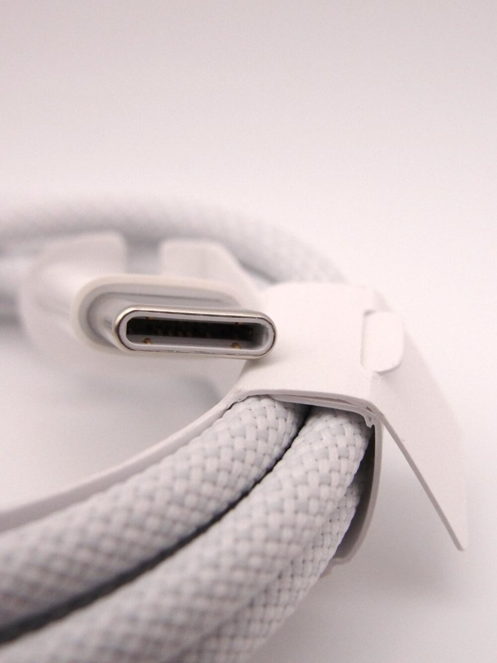 Apple USB‑C to USB‑C Braided Cable (A2795) | 1m | NEW | Fast Charging - Picture 5 of 7